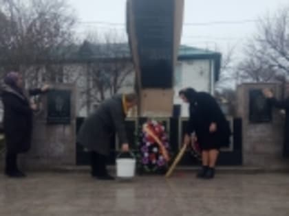 В Новолакском районе прошла акция по очистке военных памятников и мемориалов