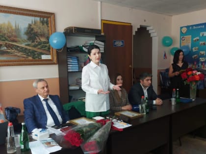 Елена Ельникова поздравила сотрудников Центра соцобслуживания с профессиональным праздником