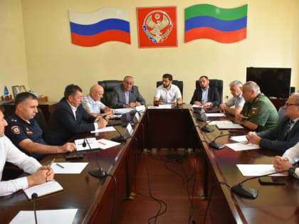 Вопросы привлечения граждан на военную службу по контракту обсудили в Акушинском районе