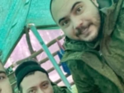 Названый сын зампреда Совета женщин Гумбета Азры Исубилаевой Магомедрасул Мухумаев получил награду