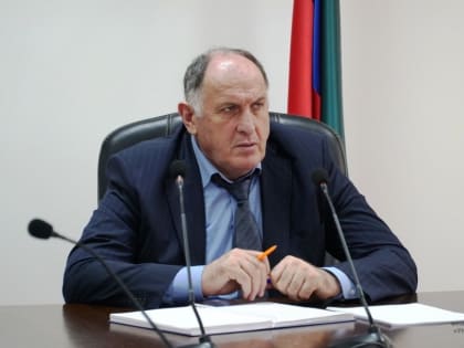 Глава Унцукульского района поздравил Председателя правительства Дагестана с Днем рождения