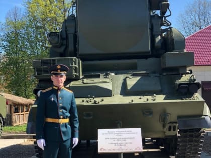 Вручил звезду народного Героя Дагестана