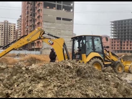 Городские коммунальщики устраняют последствия непогоды в мкр-не Пальмира