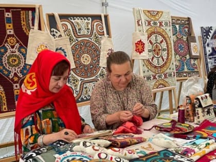 Специалисты этноцентра «Кайтаги» представили национальную культуру кайтагцев на выставке «Аул мастеров»