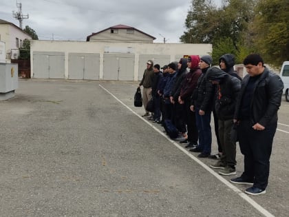 10 кизилюртовцев пополнили ряды Вооруженных Сил России