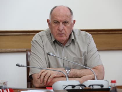 Абдулмуслим Абдулмуслимов призвал энергетиков увеличить количество бригад, участвующих в восстановительных работах
