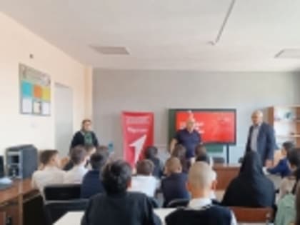 В Чапаевской школе №2 Новолакского района состоялась Классная встреча с Народным артистом Дагестана Магомед-Тамиром Синдиковым