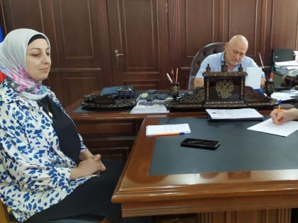 Иса Нурмагомедов  провел  очередное аппаратное совещание