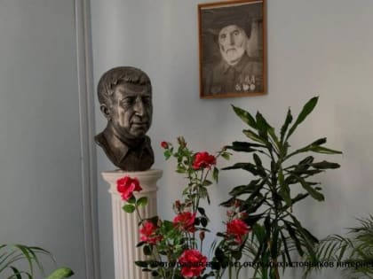 В ДГУНХ открылась фотовыставка к 100-летию Расула Гамзатова