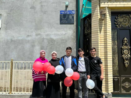 Активисты РДДМ Ленинаульской СОШ №1 приняли участие в акции «Уход за обелисками погибших участников СВО»