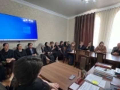 Совещание с бухгалтерами образовательных учреждений прошло в Новолакском районе