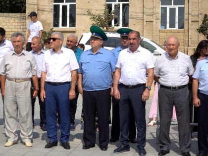 В ДЕРБЕНТЕ СОСТОЯЛСЯ МИТИНГ ПАМЯТИ И СКОРБИ, ПОСВЯЩЕННЫЙ БОРЬБЕ С ТЕРРОРИЗМОМ