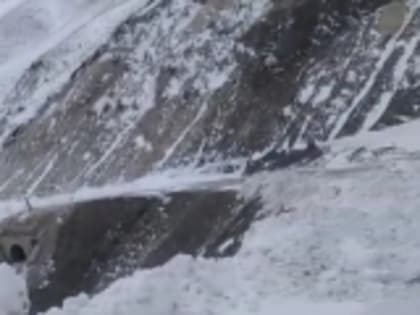 Дорожники Гумбета открыли трассу через Харибский перевал