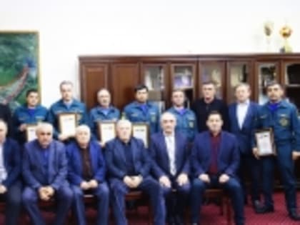 Галип Галипов наградил работников пожарной части № 45 села Мехельта