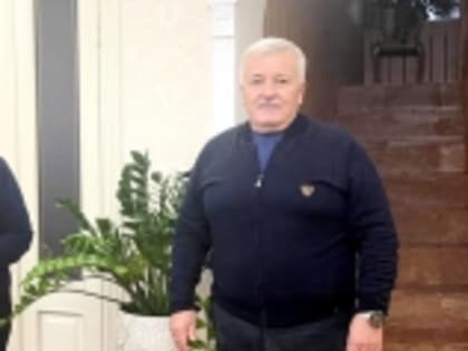 Галип Галипов поздравил экс-министра культуры РД Наиду Абдулгамидову с Международным женским днём