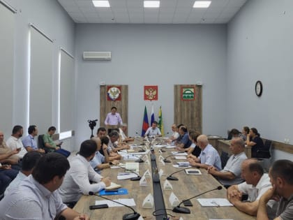 В АДМИНИСТРАЦИИ СУЛЕЙМАН-СТАЛЬСКОГО РАЙОНА РАССМОТРЕЛИ АКТУАЛЬНЫЕ ДЛЯ МУНИЦИПАЛИТЕТА ВОПРОСЫ