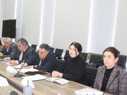 В Сулейман-Стальском районе прошло заседание оргкомитета по подготовке к празднованию Международного дня родного языка