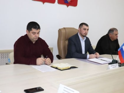 В Докузпаринском районе обсудили готовность к предстоящим выборам