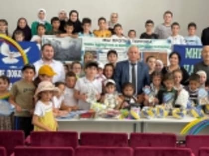 Депутат Госдумы РФ Джамалудин Гасанов подарил спортивный инвентарь пришкольным лагерям Новолакского района