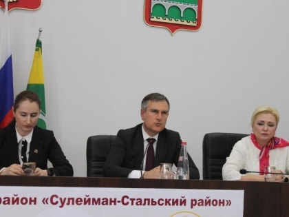 Представители Минобрнауки РД провели в Сулейман-Стальском районе выездное совещание