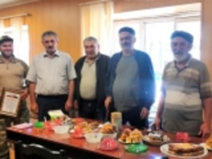 Глава села Мехельта Магомед Абдунасиров встретился с бойцами СВО, приехавшими в отпуск