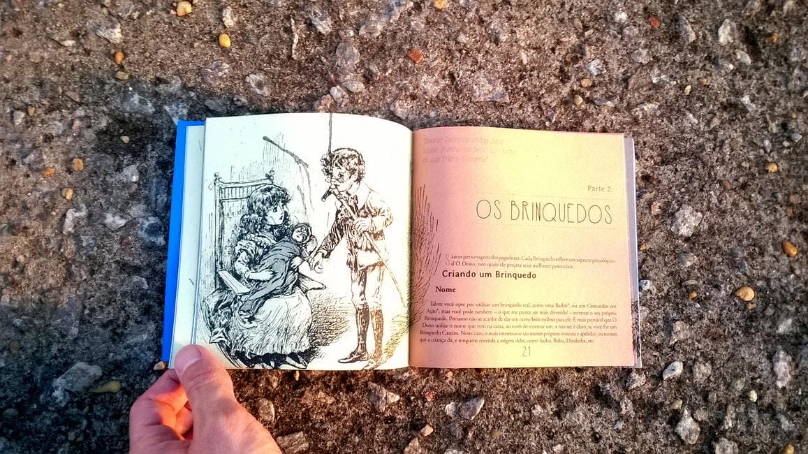 Página do zine "Meu Brinquedo Preferido", onde se lê instruções para criar um brinquedo-personagem em RPG.