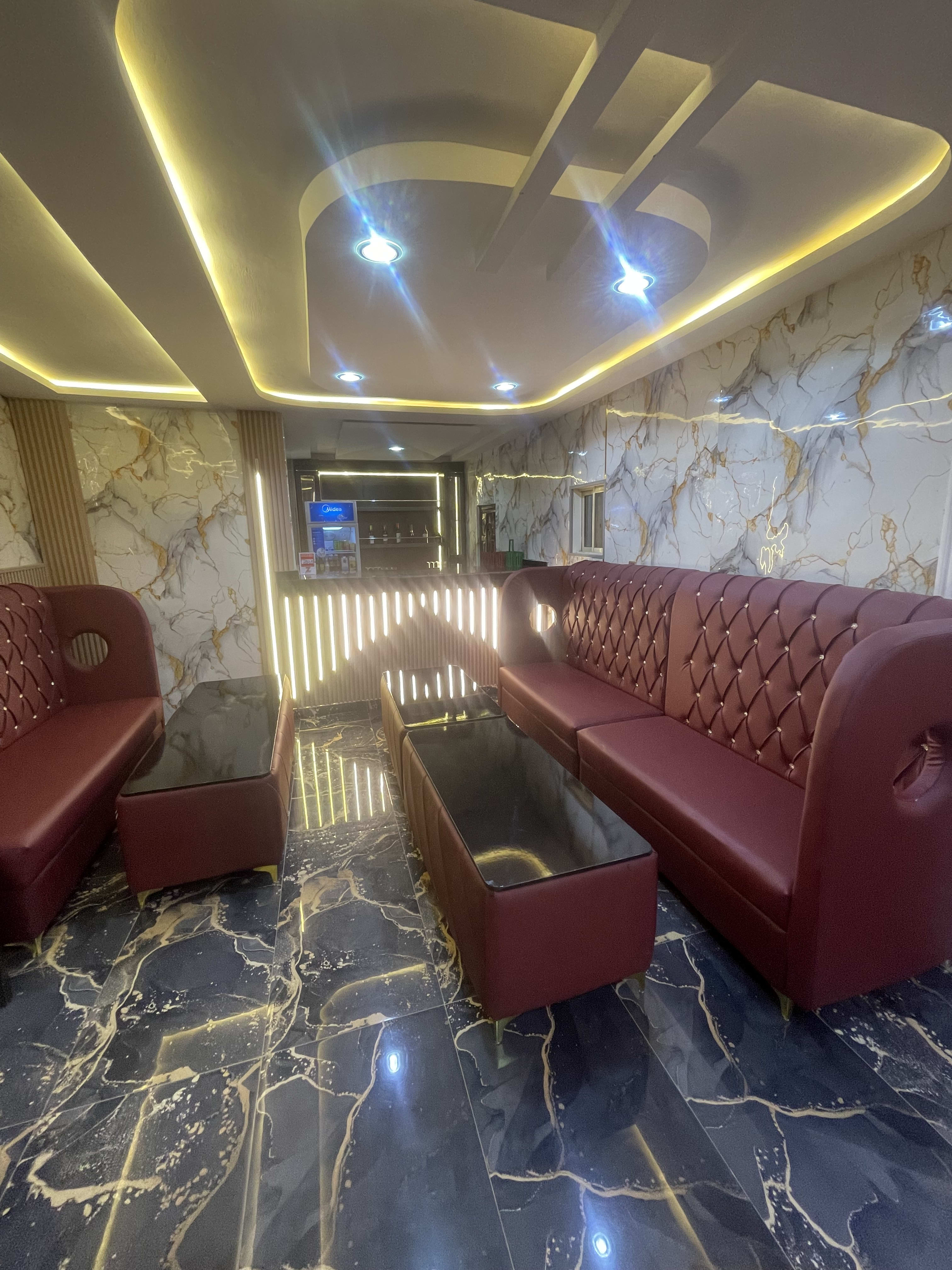 Debony Twinz Hotel photo