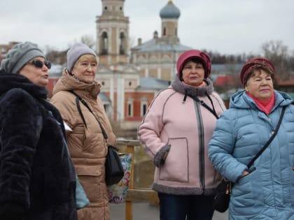 Для волонтёров провели экскурсию по историческому центру Серпухова