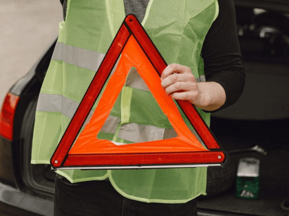 Выезд с придомовой территории закончился аварией в Серпухове