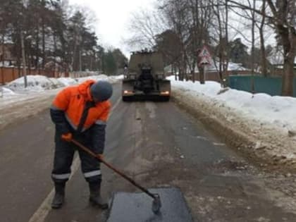 Более 1,7 тысячи ям заделали на дорогах Люберец с начала года