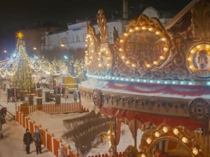 В российских городах проходят новогодние гуляния