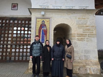 Паломники из Белгорода посетили Владычний монастырь в Серпухове