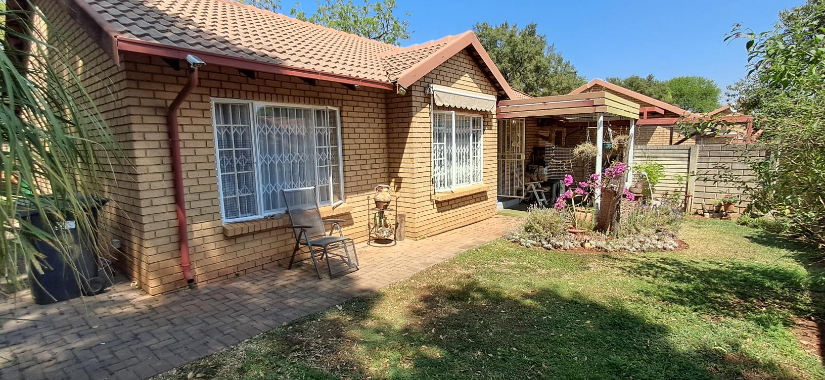 Spacious Townhouse For Sale In Die Wilgers