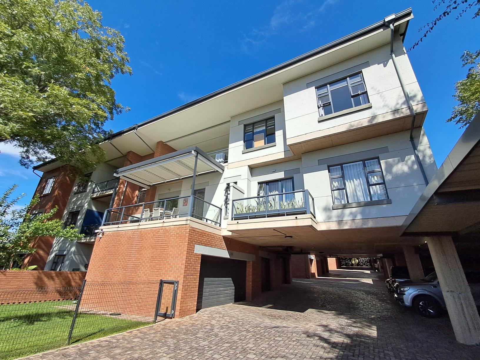 Your Cozy & Secure Spot in Nieuw Muckleneuk Awaits!