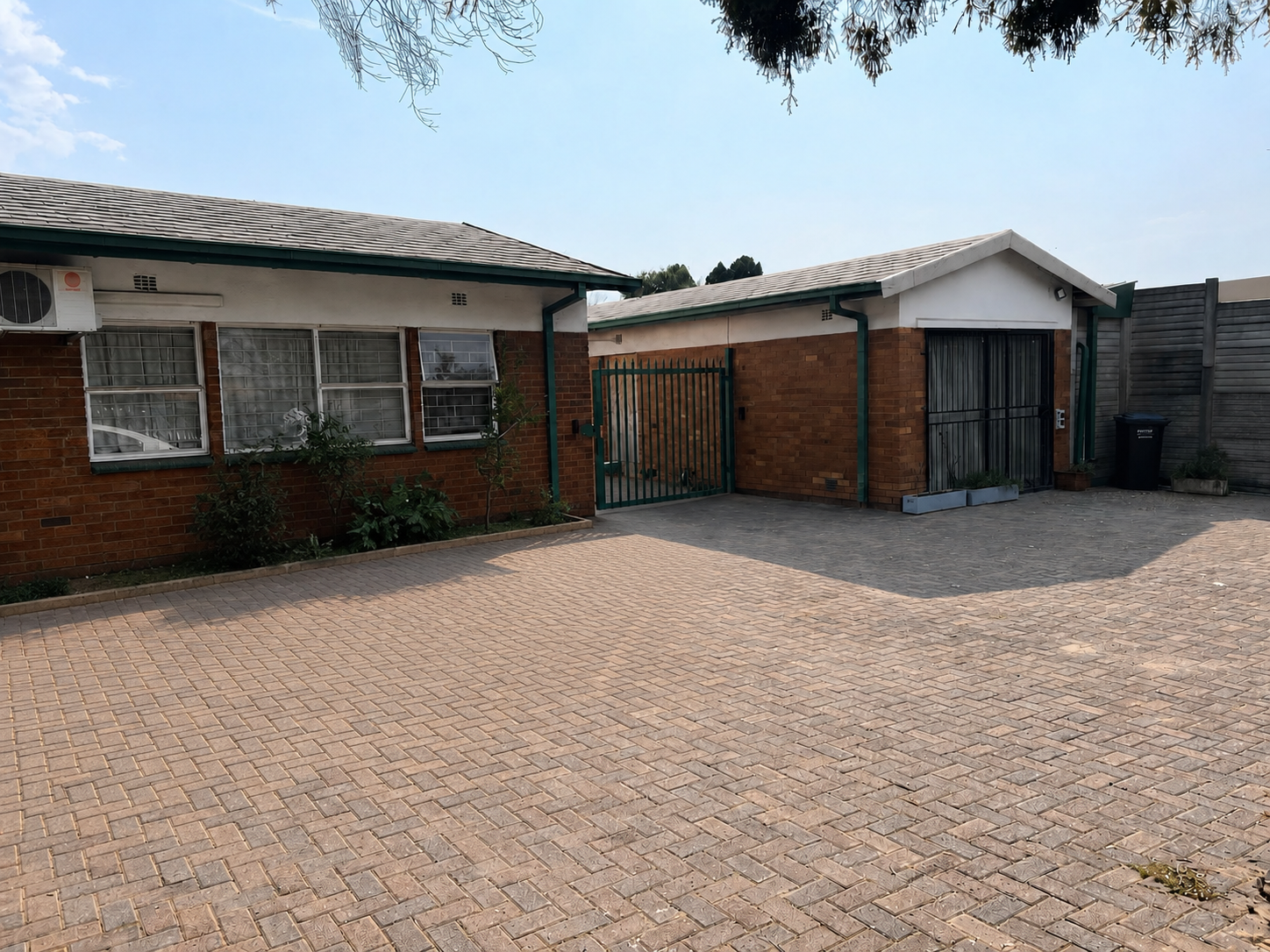 SE2 - SOLE MANDATE - SOLAR AND FLATLET - PRIME LOCATION!!!