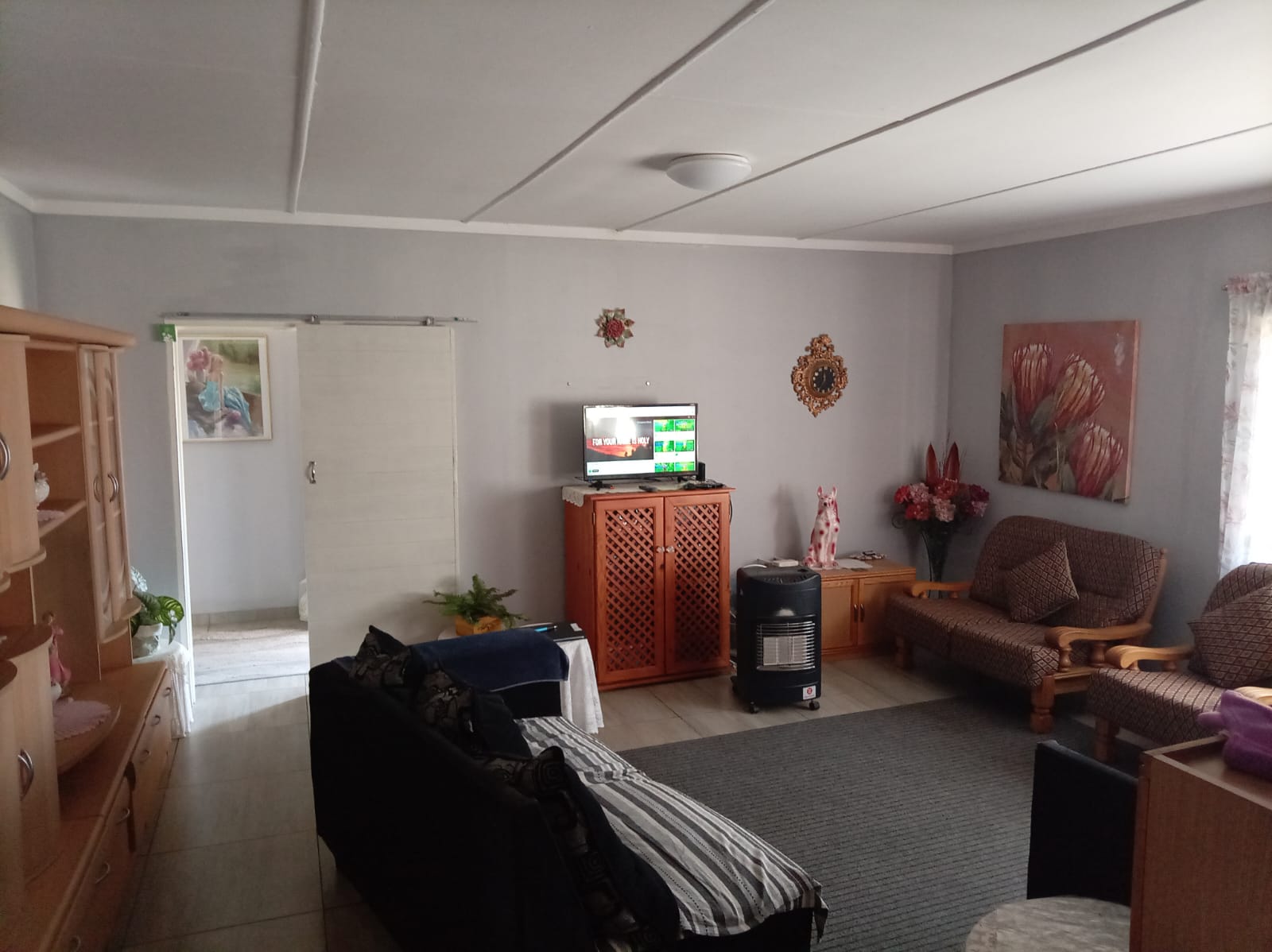 Spacious 3-Bedroom Family Home with Large Garden