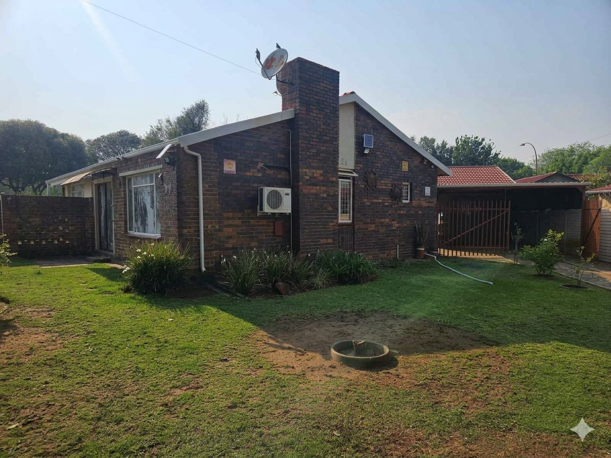 STUNNING 3- BEDROOM HOME WITH GRANNY FLAT IN SASOLBURG