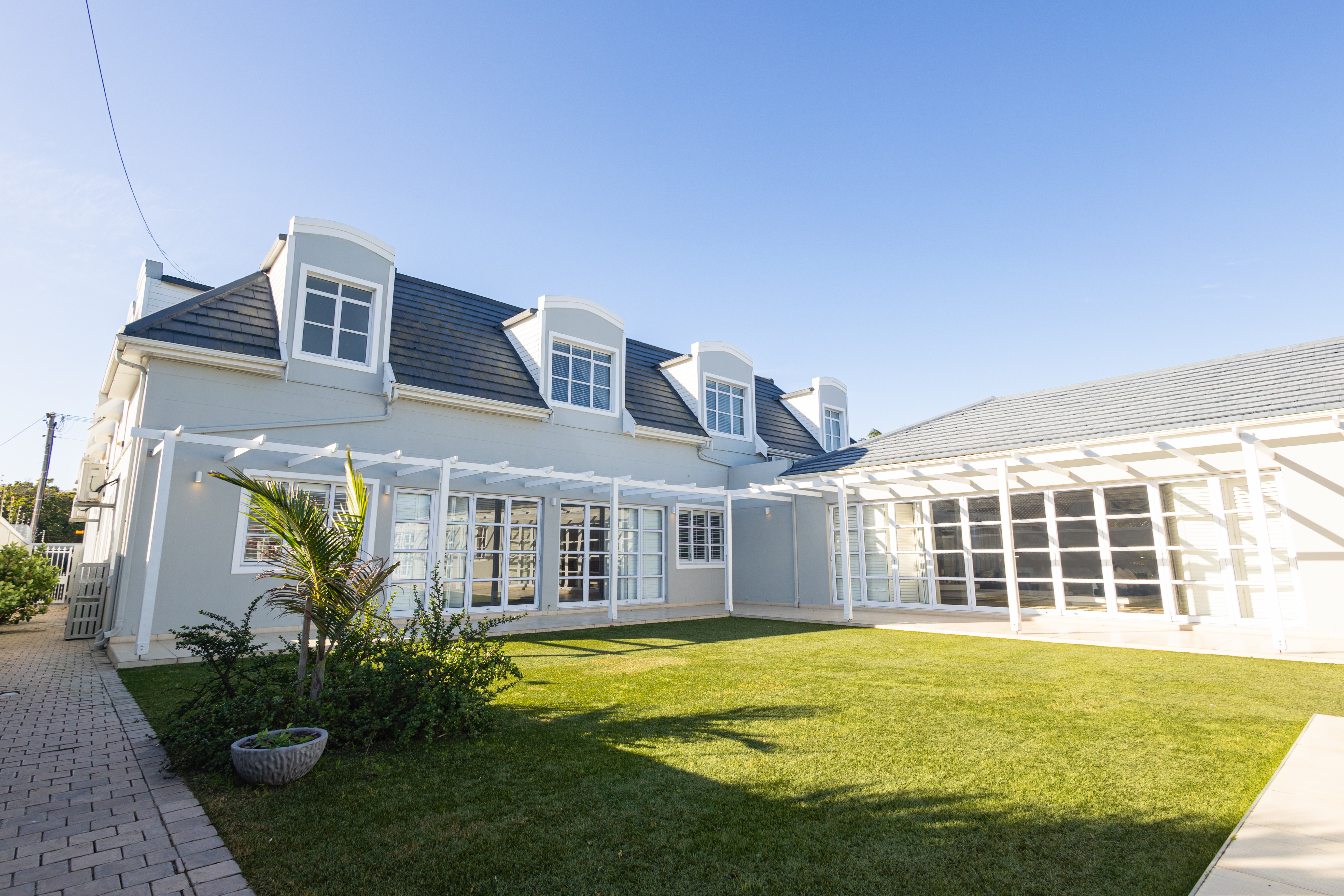 Exquisite Family Living in Flamingo Vlei – Where Luxury Meets Natural Beauty!