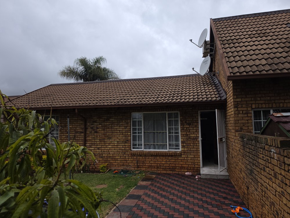 Spacious 2-Bedroom Townhouse with a Large Private Garden