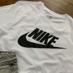 Camiseta Nike Sportswear Icon Futura
