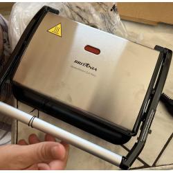 Sanduicheira E Grill Britânia BGR27I