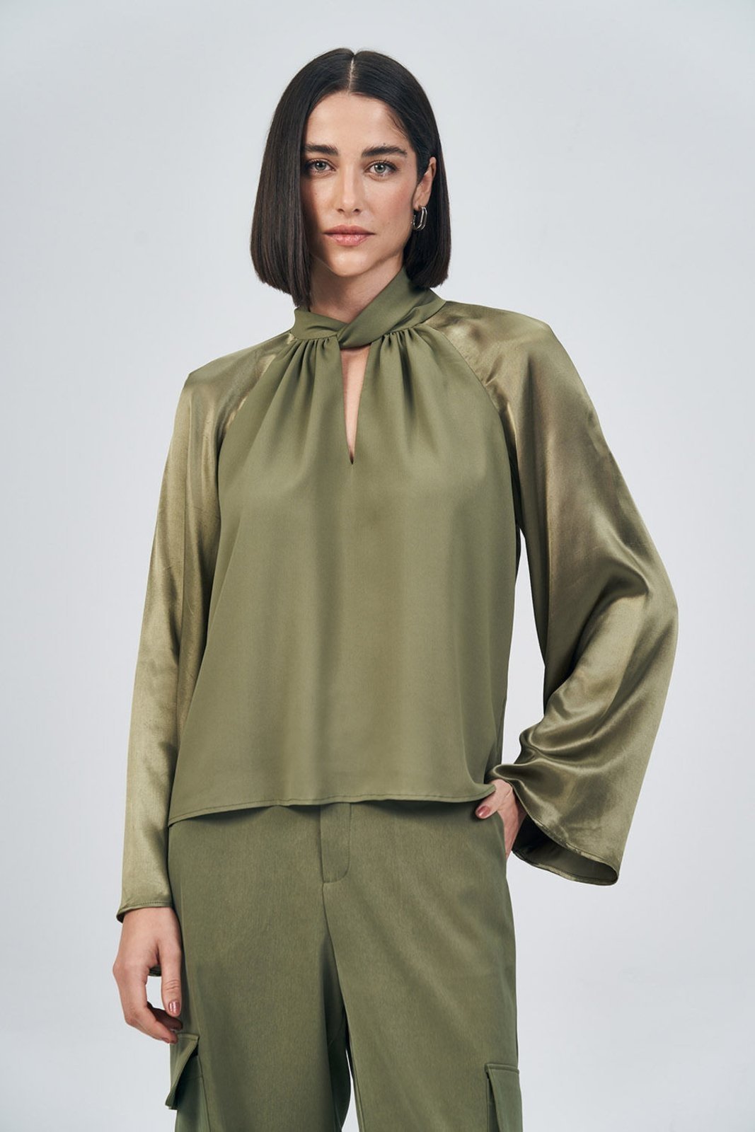 Blusa Manga Acetinada Feminina Acostamento