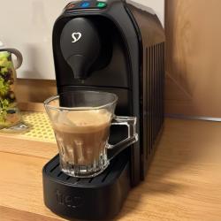 3 Coraç es TRES Cafeteira