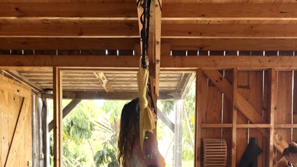 Thursday Morning Aerial Yoga Flow in Lajares  — Foto 2