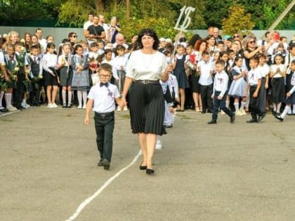 Торжественные линейки, посвященные Дню знаний, прошли во всех школах округа