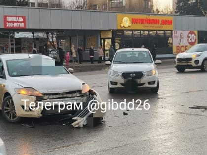 Восемь машин разбились в аварии в Ставрополе