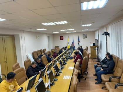 04 мая 2024 года в 21 час 20 минут в здании администрации Благодарненского муниципального округа Ставропольского края проведена встреча с инициативной группы граждан, принимавших у