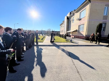 Благочинный освятил мемориальный камень сотрудникам органов безопасности, погибшим за Отечество