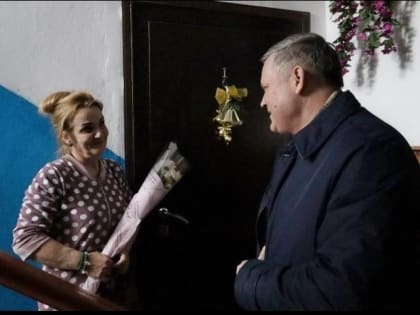 Дарите женщинам цветы!