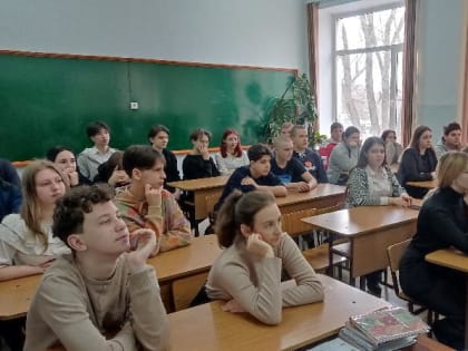 Проведение урока мужества "Есть дата в снежном феврале" архивным отделом администрации Левокумского муниципального округа